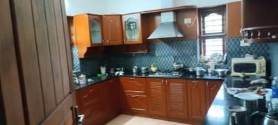 *modular kitchen *
12 years old kitchen first services finish the work