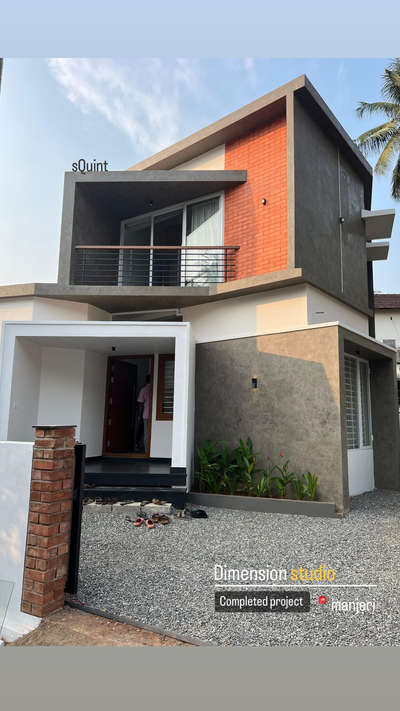 Completed residential project at manjeri 
Area: 1400SQFT 
Plot area- 4.5 cent