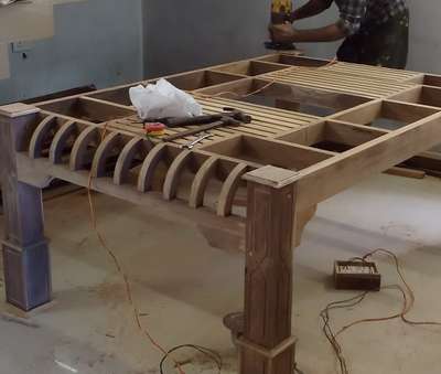 square dining table work running