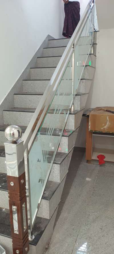 #handrails #steelandglass #steel&glassrailing #designglass  #glasshandrail