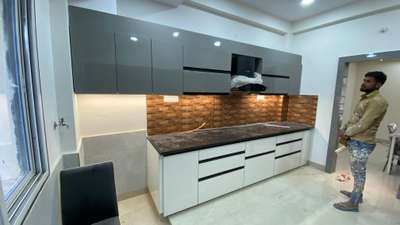 MASTER KITCHEN 
with PROFILE & SUTTER 

FOR MORE : 📞📞
TARUN VERMA : 7898780521
.
.
.
#tarun_dt 
#dt_furniture