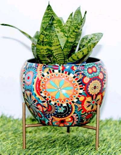 Designer metal planter with stand...