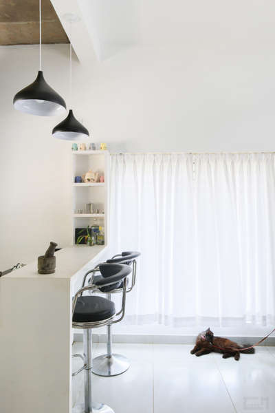 Breakfast counter

Fieldscape house

#KitchenIdeas #LargeKitchen #LShapeKitchen #KitchenCabinet #WoodenKitchen #KitchenRenovation #KitchenRenovation #KitchenCeilingDesign #KitchenTable #ModularKitchen #KitchenTiles #KitchenInterior #KitchenInterior #SmallKitchen #KitchenLighting #whitehome #whiteandgreen #whitehouses #fieldscapehouse #whitewallinteriors #whitefloors