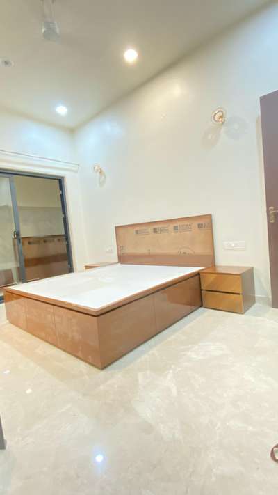 hydraulic bed