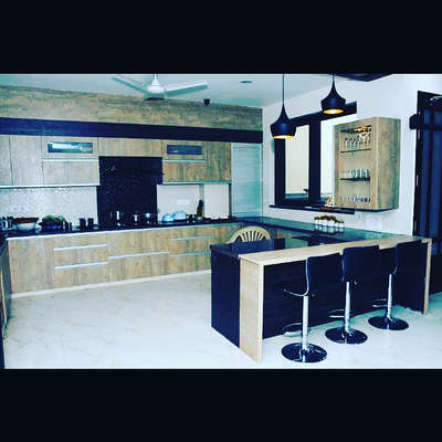 U shape Modular kitchen🔥
 #WoodenKitchen  #modularkitchenworks  #InteriorDesigne