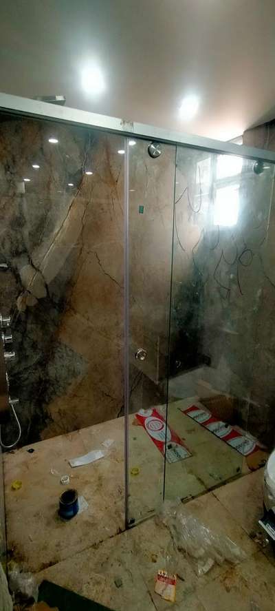 bathroom shower 
sliding partition