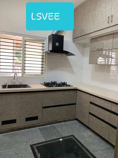 Modular Kitchen Design by #lsveefurniture 
#interiordesign 
#modularkitchen 
#homedecor #architecture 
for more informations please call 18005725760