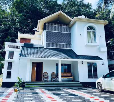 feels like cool😌...
For Mr: JITHU 
@Edakkara
🏡 2000 Sqft 
Build with RJ BUILDERS 
 #modernhome  #modernarchitect  #KeralaStyleHouse   #ContemporaryHouse  #HouseDesigns  #ElevationHome  #newhomeconstruction