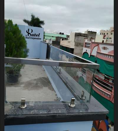 𝗳𝗼𝗿 𝗜𝗻𝗾𝘂𝗶𝗿𝘆📞:-𝟴𝟳𝟳𝟬𝟬𝟳𝟲𝟰𝟵𝟵
Handrail For Balcony 

#GlassBalconyRailing 
#railing #glasshandrail #grade304
