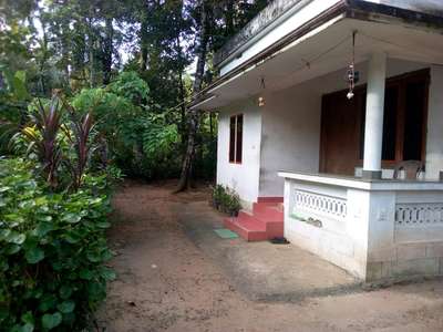 തയ്യൂർ :  5 സെന്റ് സ്ഥലം,600 sqft വീട്,2 bed room,1 bed room attached,1 comon bath room, കുഴൽ കിണർ സമൃധി വെള്ളം,