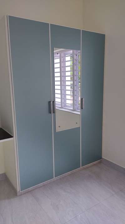 Aluminium wardrobe with ACP