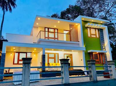 Contemporary Style House @karapuzha, Kottayam. Work done by Designtree Design & Build LLP.  #ContemporaryHouse  #contemporary  #Kottayam   #kottayamhomes  #architecturedesigns  #Architect  #architecturekerala  #budgethomes
