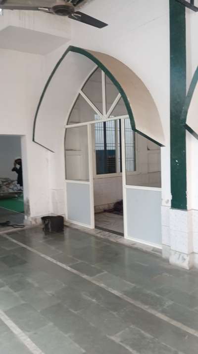 aluminium partition with galss