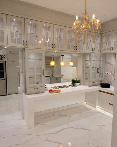 Neo classical luxurious kitchen

#KitchenDesigns #neoclassicaldesign #luxuriousdesign #calicutdesigners