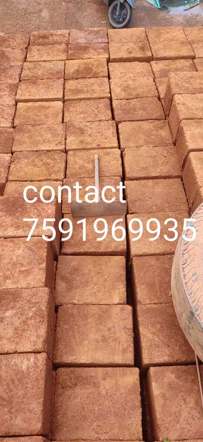 Kannur stone/Laterite stone
 #lateritestone  #lateritestones  #lateritecladding  #kannur_laterite  #lateritemasonry  #kannurstone  #chengallu  #vettukall  #vettukallu  #nalukettveddu  #Nalukettu  #nalukettuarchitecturestyle  #nalukettuveedu