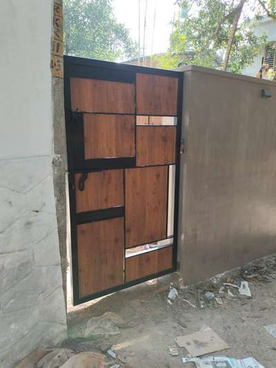 Gate