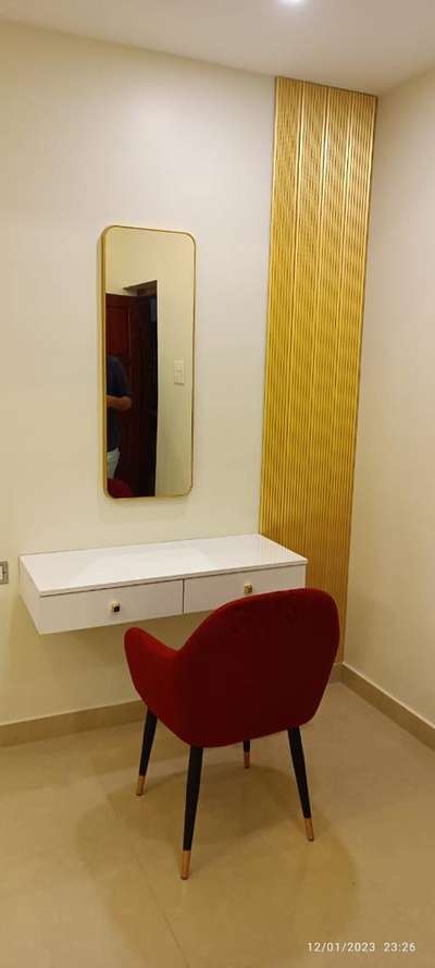 വൈറ്റ് &ഗോൾഡ് തീമിൽ ഒരു ബെഡ്‌റൂം സെറ്റിംഗ്സ് 
SITE:VATAKARA