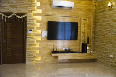 finish lcd unit design in pine wood