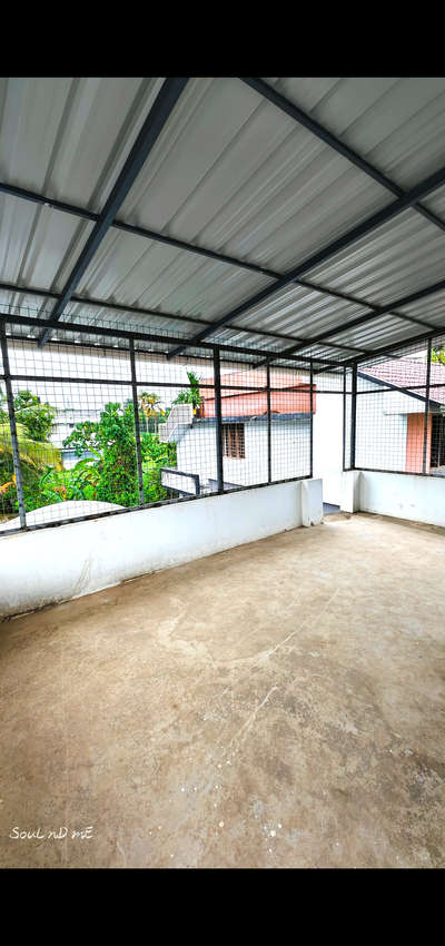 House open space roofing and grill covering.. Rooftop washing machine use and dress hanging solution.

#Roofing  #modernroofing #FlatRoof  #RoofingDesigns  #trussroof  #trusswork  #trussworks  #trussworkmaterials #policarbonatework  #policarbonatework #upstairliving  #upstair  #stepdesign