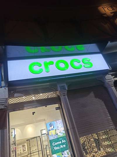 Crocs Showroom Open In Jaipur 5 Batti mi Road..

#miroadjaipur #rajisthan #jaipurcity