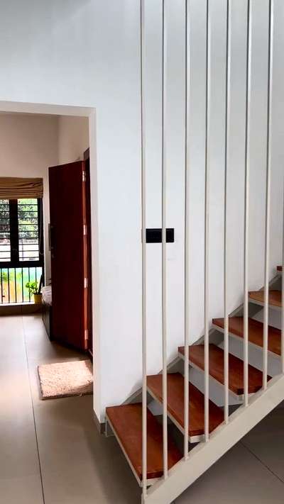 Modern Stair

 #StaircaseDecors #StaircaseIdeas #ezzahomes  #ezzagroup  #ezzamedia  #buildexhub