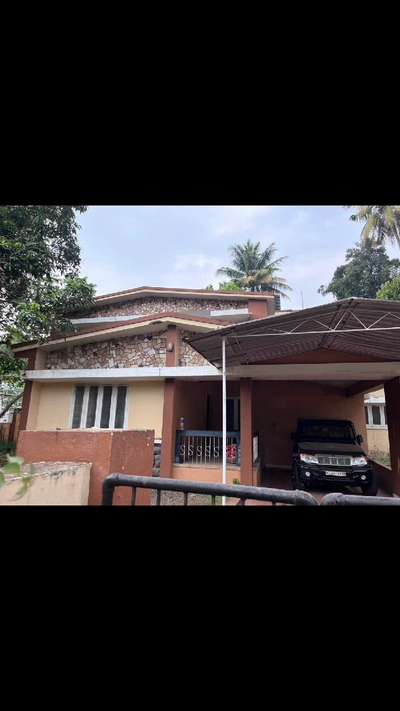 Owner name : Thomas babu
Budget : 1.5 CR

location ; Thiruvalla 

Total area capacity: 3800 sq ft

Total bedroom : 5 Bhk with 2 living room