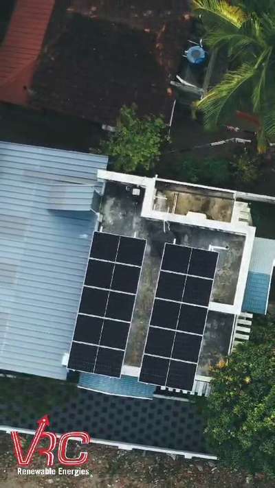 Harvesting sunlight from above ☀️🌍 Captured this stunning aerial view of VRC Renewable Energies' solar panel installation! 🚁🔋 #RenewableEnergy #SolarPower #GreenTech #SustainableFuture #DroneShot #CleanEnergy #solarpanel #solarpower #solarinstallation #solar_green_energy #solarkerala #vrcrenewableenergies #koloapp