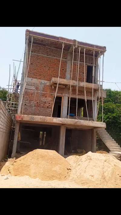 #ElevationDesign  #raw_architecture  #workingtym  #finalstage  #WoodenBalcony  #ParapetRoof