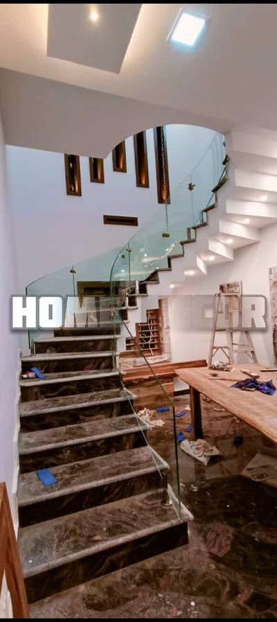 bend glass & teak wood
 #GlassHandRailStaircase  #GlassBalconyRailing  #GlassDoors  #StainlessSteelBalconyRailing  #GlassHandRailStaircase  #StaircaseDecors  #KeralaStyleHouse  #keralastyle  #keralatraditionalmural  #keralahomeplans
#homeinterior