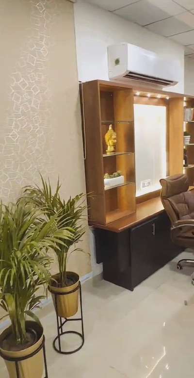 RECENTLY DELIVERED OFFICE PROJECT IN FARIDABAD
BY SLEEK & ELEGANT INTERIORS
Call 8010032134
#GreaterFaridabad #worldstreet #faridabad #OfficeRoom #office #commercialdesign #InteriorDesigner