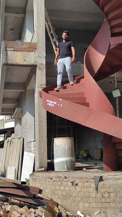 spiral staircase indore 
 #fabricatedstaircase #fabrication_work #Architect #architecturedesigns #viralkolo #StaircaseDecors #StaircaseDesigns #InteriorDesigner #LUXURY_INTERIOR #luxuryhomedecore #luxurydecor #luxuryvillas #luxurylivingroom