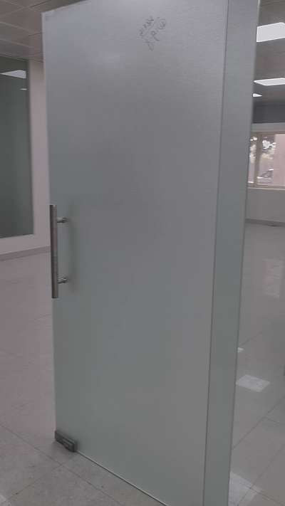 toughen glass partition