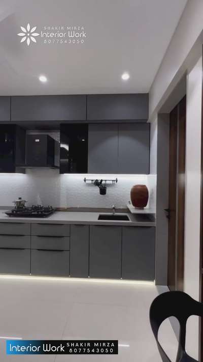 #ModularKitchen #Modularfurniture #LargeKitchen #LShapeKitchen #KingsizeBedroom #ModularKitchen  #furniturework karane ka liya contact kare 8077543050