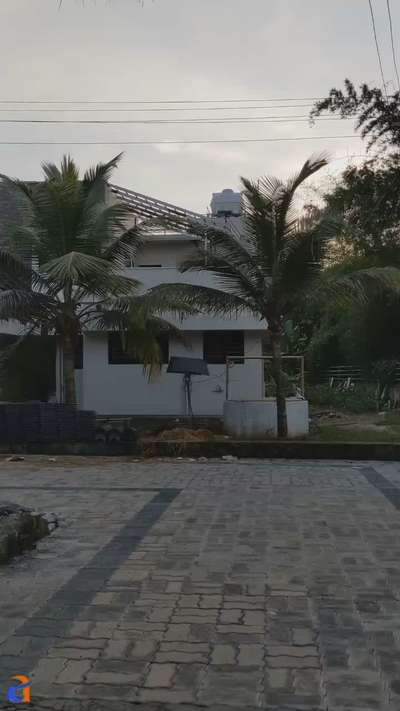 The Transformation... ➡️
The Roof House 
.
@adornconstructions
.
.
.
#adornconstructions #roof #roofhouse #hometour #homedecor #home #concrete #constructioncompany #construction #makeover #transitionreels