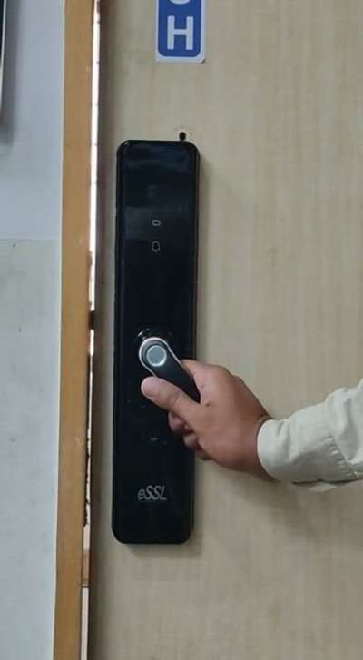 BIOMETRIC DOOR LOCK