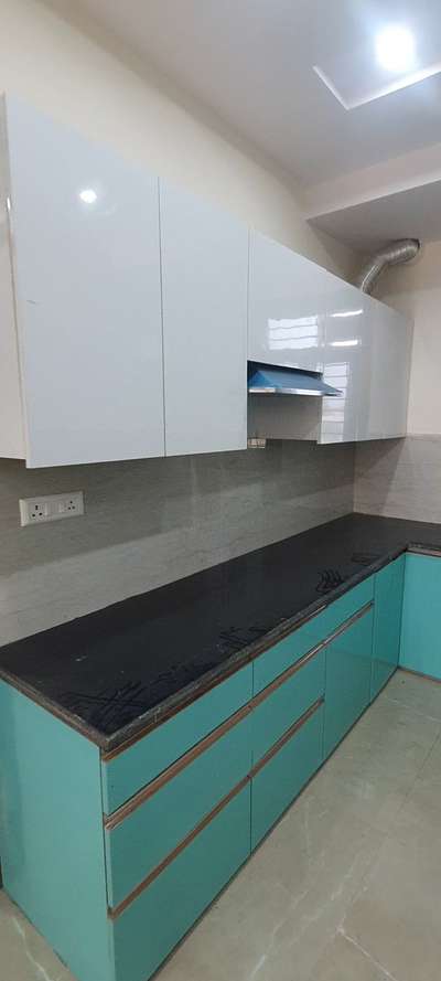 #koloapp  #LargeKitchen  #KitchenIdeas  #KitchenCabinet  #Delhihome