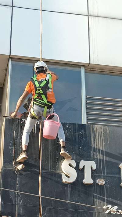 facade cleaning
mo. 7490955467