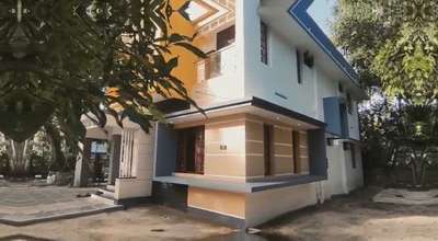 കായകുളം എരുവയിൽ 2400sq feet ൽ പണിത വീട്  കോണ്ടാക്ന്റെ no 9562620915