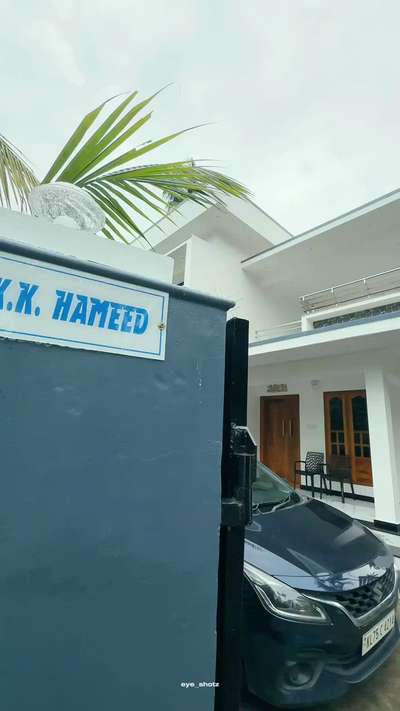 ബഡ്ജറ്റ് ഫ്രണ്ട്‌ലിയായി 2000sqftil 3ബെഡ്റൂമോട് കൂടി തൃശ്ശൂർ ജില്ലയിൽ തൃപ്രായറിൽ നിർമാണം പൂർത്തിയായ പുതിയ project.  ഇന്റീരിയർ അടക്കം 37 ലക്ഷം രൂപയിൽ high ക്വാളിറ്റി മെറ്റീരിയൽസ് ഉപയോഗിച്ച് നിർമ്മിച്ചത്. Without ഇന്റീരിയർ 35ലക്ഷം രൂപയിൽ പൂർത്തിയാകാം ✨ 
more details and plans contact :-
 #ClosedKitchen  #keralastyle  #TexturePainting  #ContemporaryHouse  #KeralaStyleHouse  #architecturedesigns  #newdesigin  #budget  #budgetfriendlydecor  #InteriorDesigner  #Architectural&Interior  #SmallBudgetRenovation
