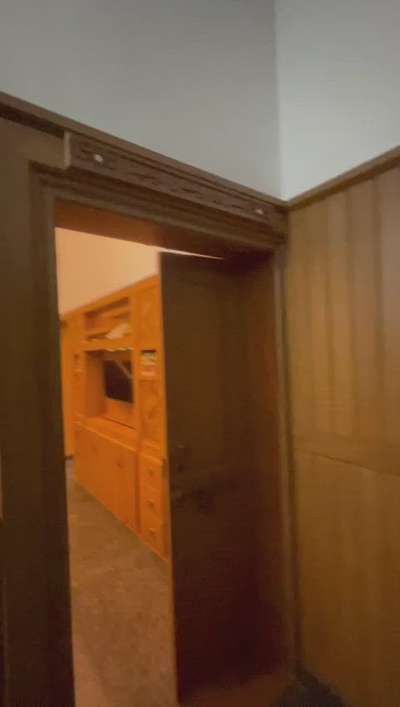 വെറും 1600സ്‌ക്വയർഫീറ്റിൽ ഓട് മേഞ്ഞ വീടാണ്