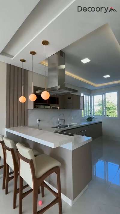 Clean lines, smart storage, and a touch of luxury — this is what a dream modern kitchen looks like.
.
.
#modernkitchen #kitchendesign #modularkitchen #kitcheninspo #kitchenideas #interiordesign #homeinterior #kitchenstyle #smartkitchen #decoory #decooryinteriors