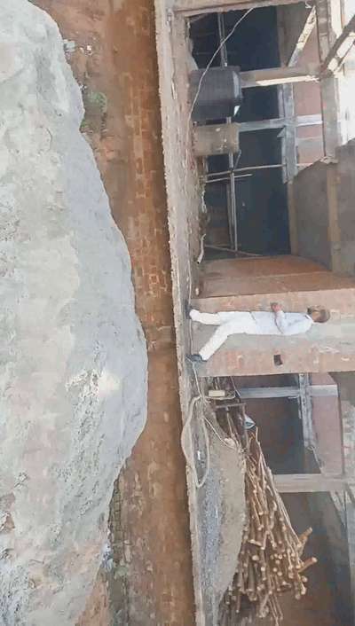 60×30=2 

holl abvileval
for rent  # # adress Etah road marhera

7017979238