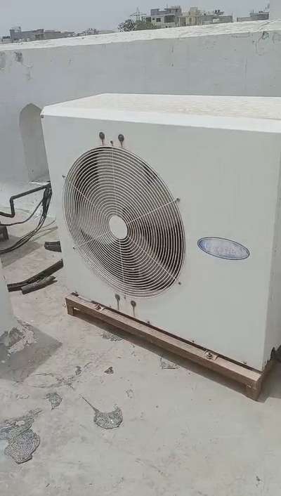 11.5tr AC macine 
working is very good condition