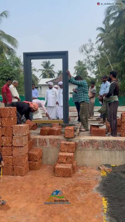 #residentialbuilding #perinthalmanna #staring #traditional #2688sqft #5bedrooms #10cent @shaheer_aboobacker_ar @shaheer_aboobacker_ar e you