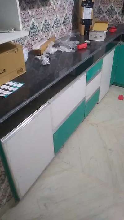 300rs sqft modulsr kitchin with pvc maica contect me 81261p