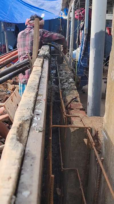 Retaining wall concreting