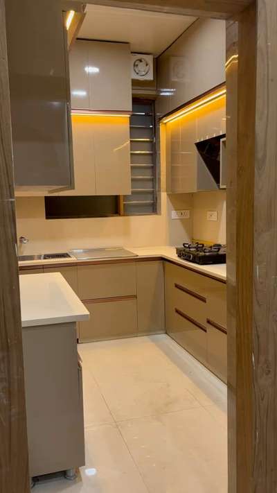 #KitchenIdeas  #WoodenKitchen  #KitchenRenovation  #KitchenInterior  #ModularKitchen  #OpenKitchnen  #KitchenCeilingDesign
