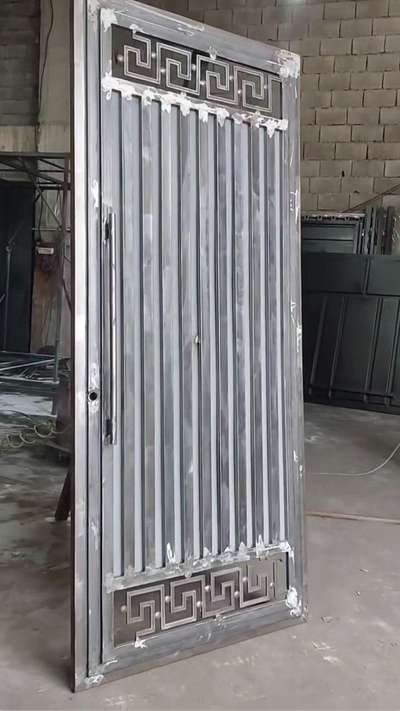 Ms single door 🚪😍Ms .iron Main gate design 😍 solid 💪🏻 and private 🤷🏻‍♂️ safety purpose  Ms Avery work covering work gate door chairs table 😍 and bunck jhulaa .all available is now ... 
Requirements is here 👉🏻📞
.
.
.
.
.
.
@bismillahsteel_faiberctoin 
#doors #doordesigns #saftydoors #saftydoor #door #gate #mswork #ironwork #mswork #trendingvideo #reelsinstagram #virelvideo #virel #explore #reels #instagood #trending #virelreels #