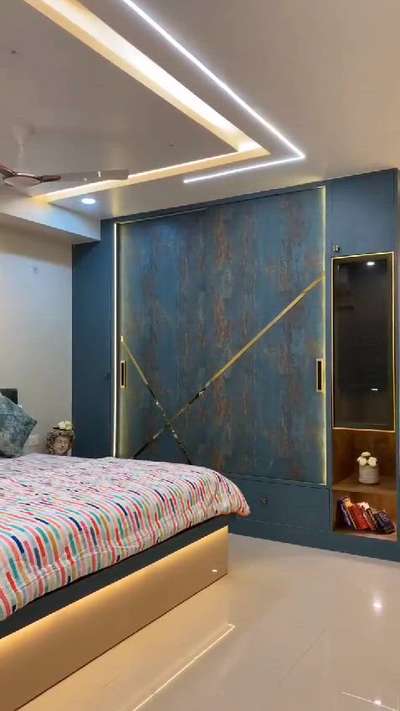 #InteriorDesigner #BedroomDecor #SlidingDoorWardrobe #FalseCeiling #profilelighting