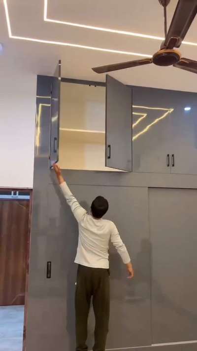 modular wardrobe modelr bedroom design  #Modularfurniture  #modularwardrobe  #koloviral  #rkinterio  #koloapp  #askexperts  #Rk  #ask  #askcarpenter  #InteriorDesigner  #BedroomDecor